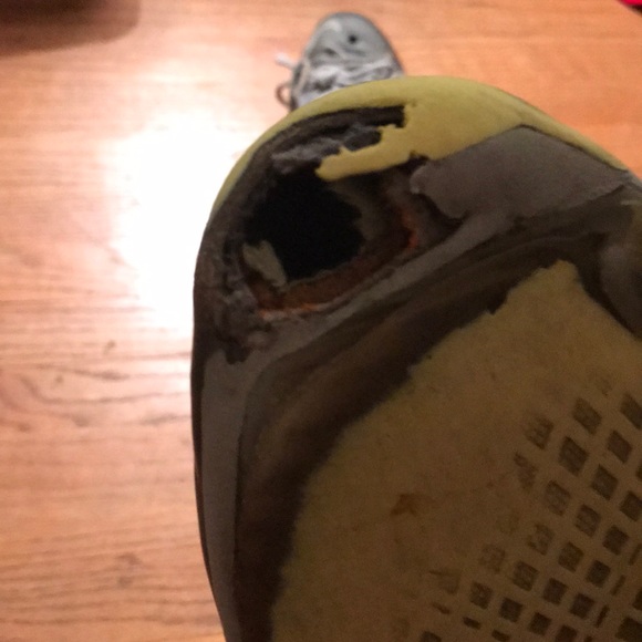 Men’s size 12 lebron 10 - Picture 4 of 5